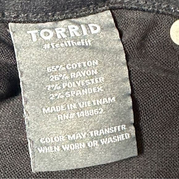 Torrid Womens Bombshell Skinny Jeans Size 18 SHORT Blue‎ Raw Hem Medium Wash - Picture 10 of 11